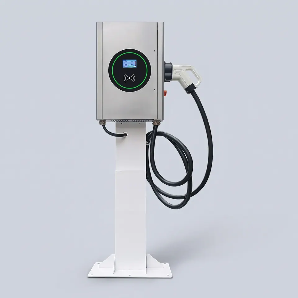 DC-зарядка CCS2 30 кВт, сертификат TÜV — спереди